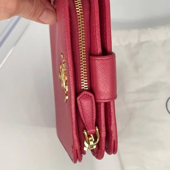 Prada Vibrant Pink Saffiano Leather Bifold Wallet Great Condotion w/Dust Bag - Picture 12 of 13